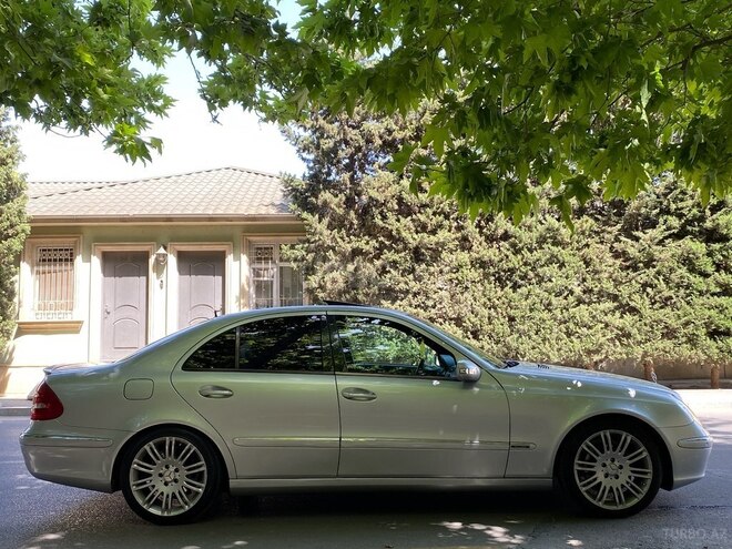 Mercedes E 240 2002, 332,000 km - 2.4 l - Bakı