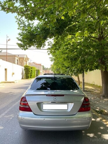 Mercedes E 240 2002, 332,000 km - 2.4 l - Bakı