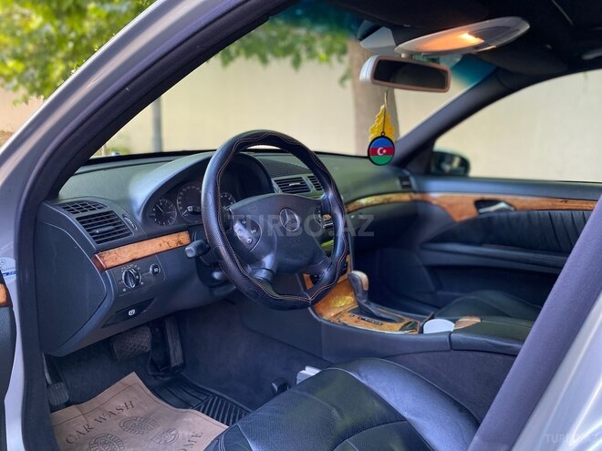 Mercedes E 240 2002, 332,000 km - 2.4 l - Bakı