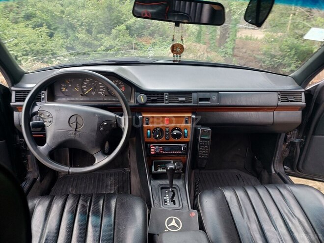 Mercedes E 200 1994, 420,000 km - 2.0 л - Beyləqan