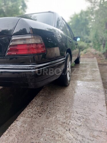 Mercedes E 200 1994, 420,000 km - 2.0 л - Beyləqan