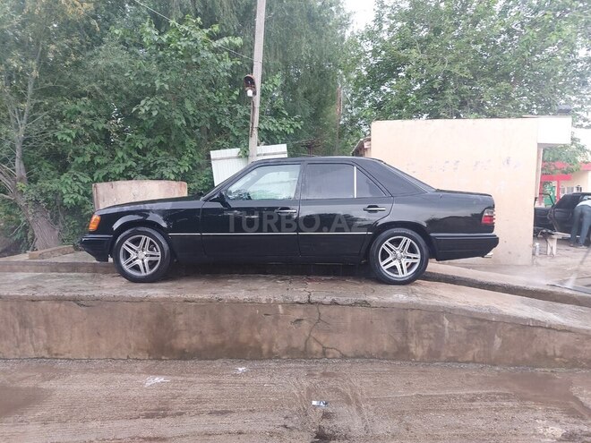 Mercedes E 200 1994, 420,000 km - 2.0 л - Beyləqan