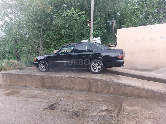 Mercedes E 200 1994, 420,000 km - 2.0 л - Beyləqan