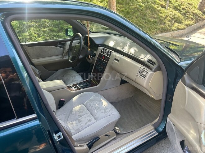 Mercedes E 230 1996, 330,000 km - 2.3 l - Bakı