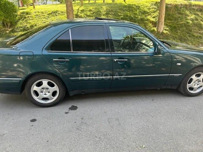 Mercedes E 230 1996, 330,000 km - 2.3 l - Bakı