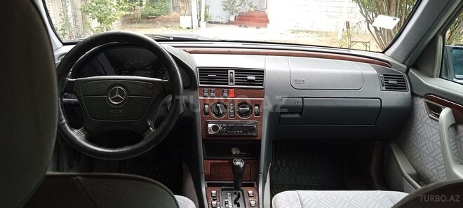 Mercedes C 220 1995, 445,000 km - 2.2 l - Neftçala
