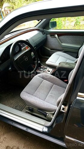 Mercedes C 220 1995, 445,000 km - 2.2 l - Neftçala