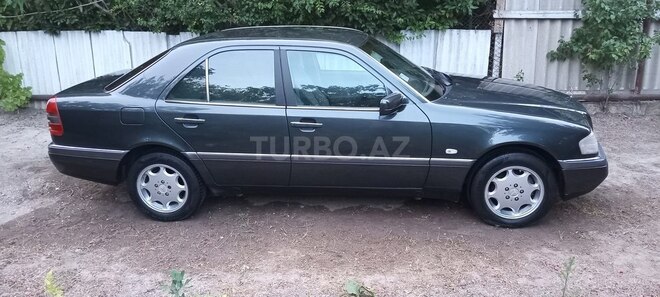 Mercedes C 220 1995, 445,000 km - 2.2 l - Neftçala
