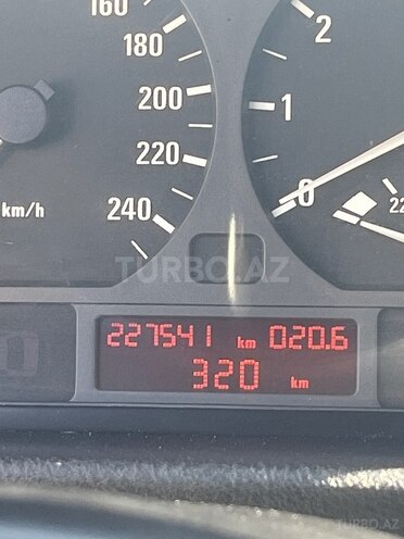 BMW 318 2002, 228,000 km - 1.8 l - Bakı