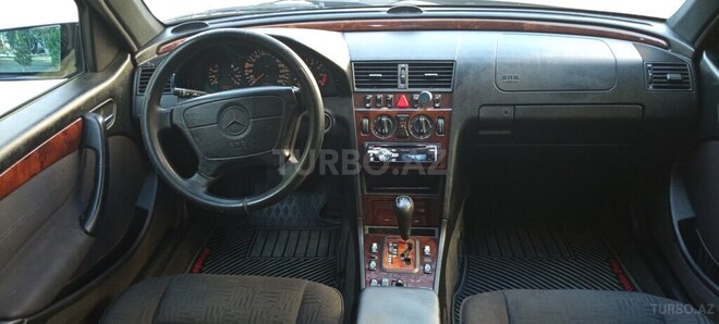 Mercedes C 240 1998, 321,000 km - 2.4 l - Sumqayıt