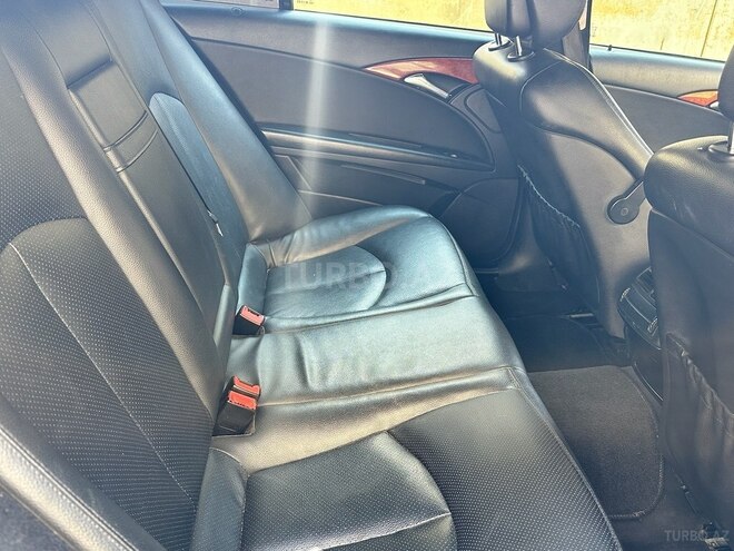 Mercedes E 220 2006, 37,600 km - 2.2 l - Bakı