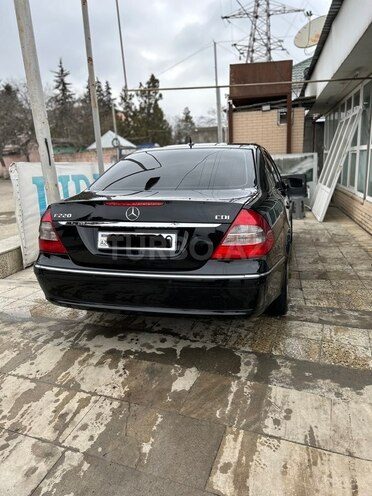 Mercedes E 220 2006, 225,200 km - 2.2 l - Quba