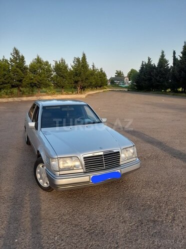 Mercedes E 250 1993, 425,076 km - 2.5 l - Astara