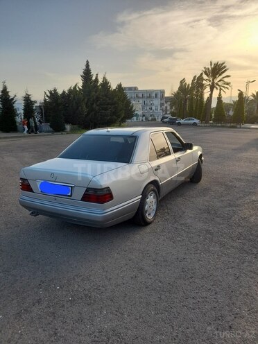Mercedes E 250 1993, 425,076 km - 2.5 l - Astara