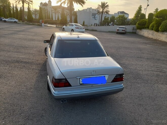 Mercedes E 250 1993, 425,076 km - 2.5 l - Astara