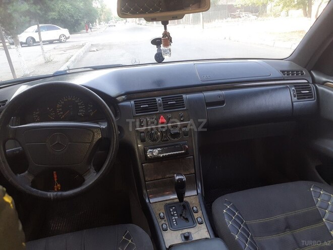 Mercedes E 230 1997, 110,853 km - 2.3 л - Sumqayıt