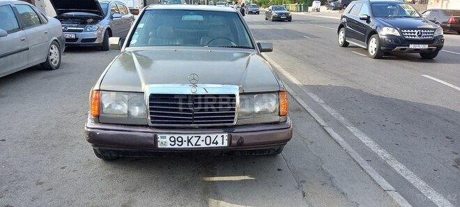 Mercedes E 230 1989, 241,800 km - 2.3 l - Bakı