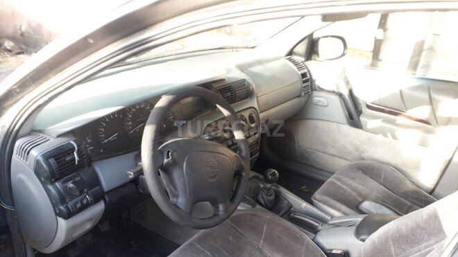 Opel Omega 1995, 200,000 km - 2.0 l - Sumqayıt