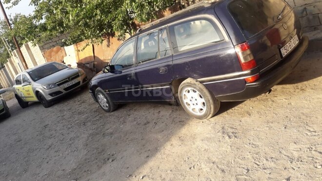 Opel Omega 1995, 200,000 km - 2.0 l - Sumqayıt