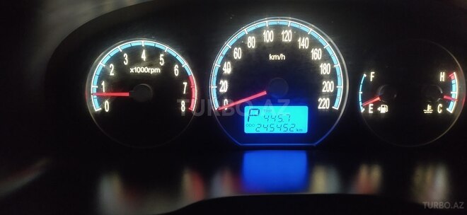 Hyundai Santa Fe 2009, 245,000 km - 2.7 l - Qusar