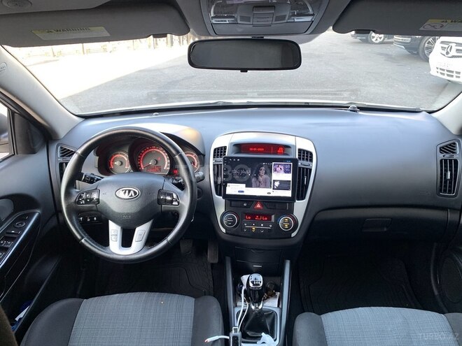 Kia Ceed 2011, 240,000 km - 1.6 l - Bakı