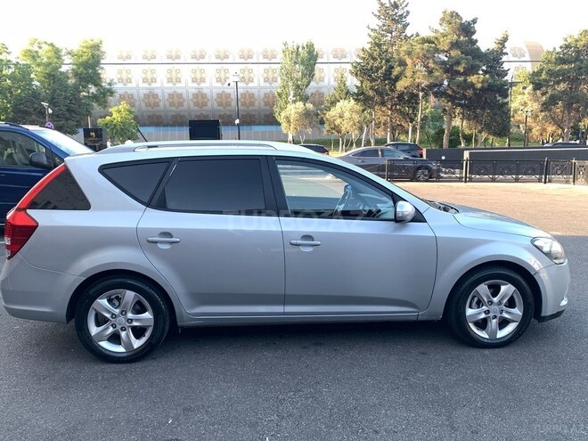 Kia Ceed 2011, 240,000 km - 1.6 l - Bakı