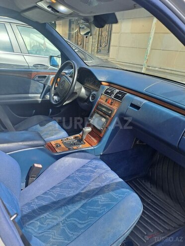 Mercedes E 240 1998, 380,000 km - 2.4 l - Bakı