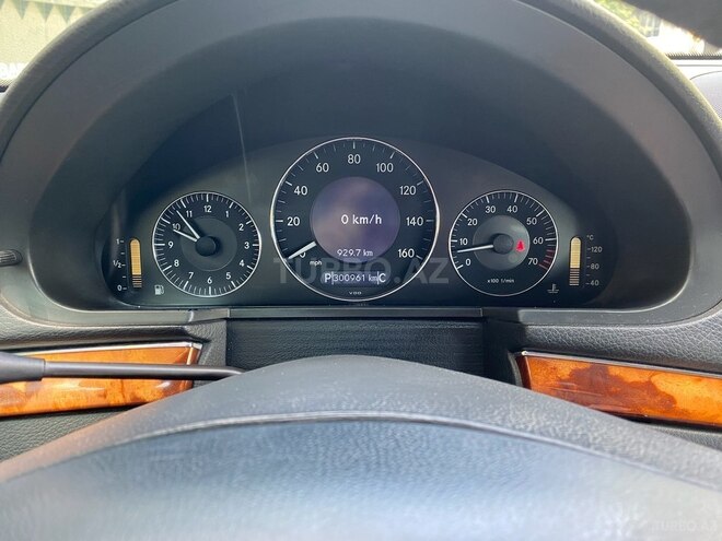 Mercedes E 350 2005, 300,000 km - 3.5 l - Bakı