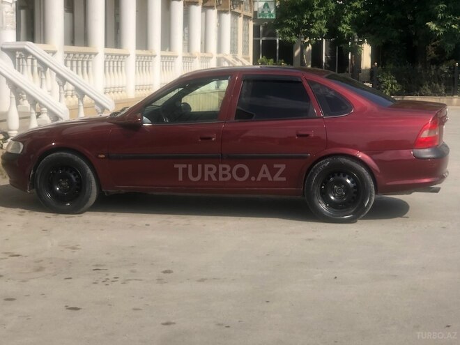 Opel Vectra 1997, 420,000 km - 1.8 l - Xudat