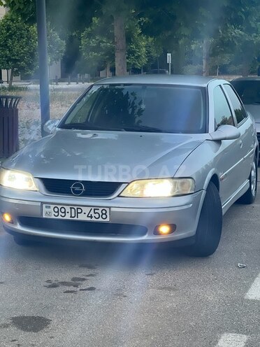 Opel Vectra 1999, 242,000 km - 1.6 л - Bakı