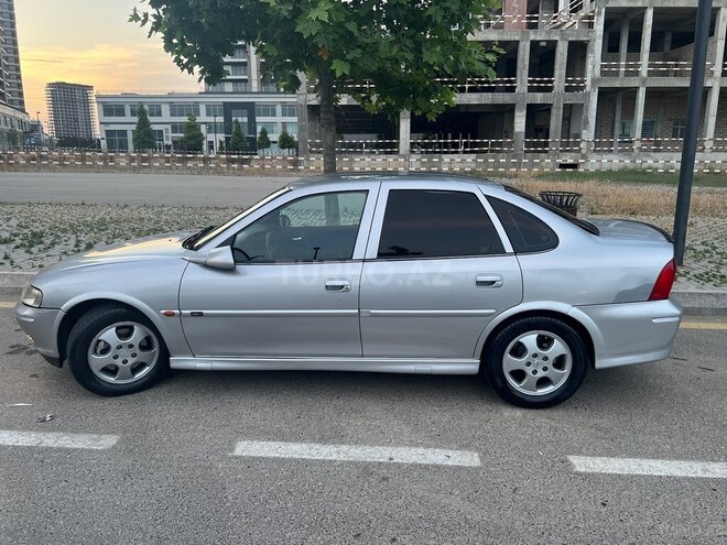 Opel Vectra 1999, 242,000 km - 1.6 л - Bakı
