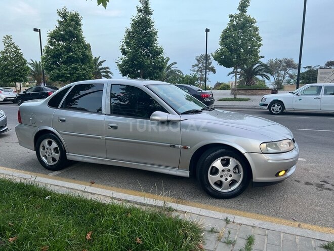 Opel Vectra 1999, 242,000 km - 1.6 л - Bakı
