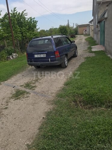 Opel Astra 1995, 303,561 km - 1.6 л - Qusar