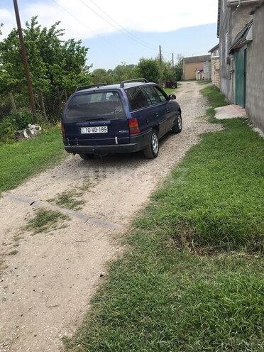 Opel Astra 1995, 303,561 km - 1.6 л - Qusar