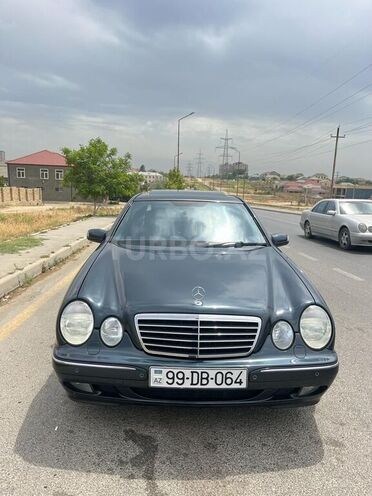 Mercedes E 270 2001, 392,580 km - 2.7 l - Bakı