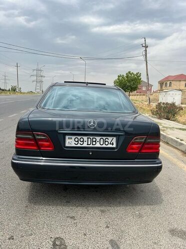 Mercedes E 270 2001, 392,580 km - 2.7 l - Bakı