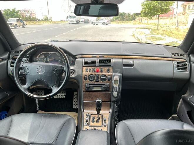 Mercedes E 270 2001, 392,580 km - 2.7 l - Bakı