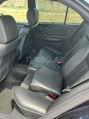 Mercedes E 270 2001, 392,580 km - 2.7 l - Bakı