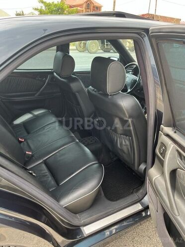 Mercedes E 270 2001, 392,580 km - 2.7 l - Bakı
