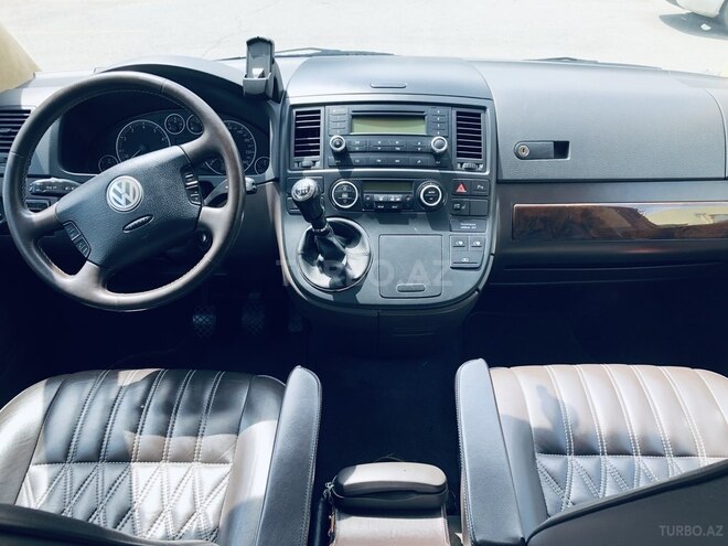 Volkswagen Multivan 2010, 59,041 km - 3.2 l - Bakı