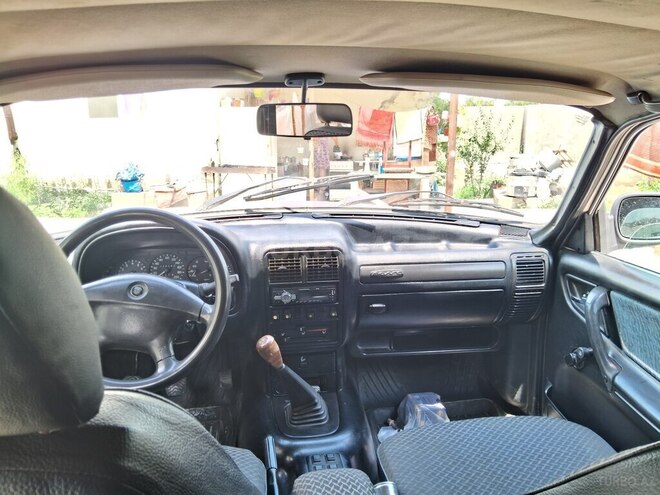 GAZ 31105 2004, 220,000 km - 2.3 l - Bakı