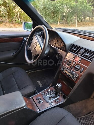 Mercedes C 180 1997, 320,000 km - 1.8 l - Sumqayıt