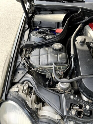 Mercedes C 200 2001, 260,000 km - 2.0 л - Bakı