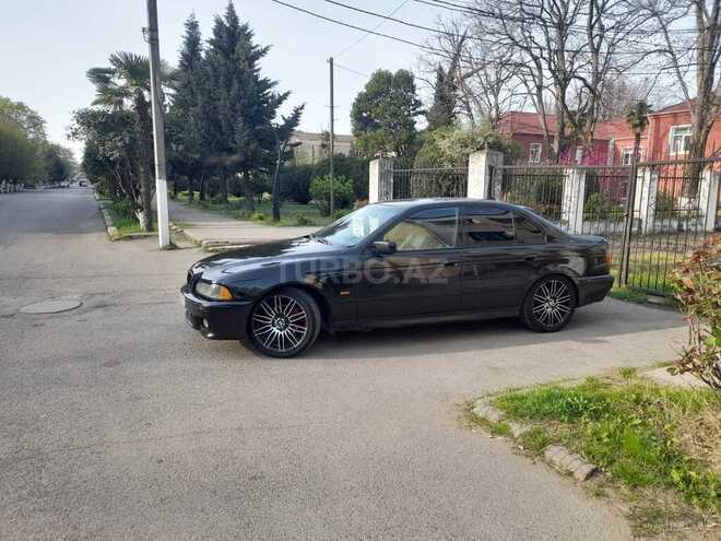 BMW 528 1996, 348,200 km - 2.8 л - Lənkəran