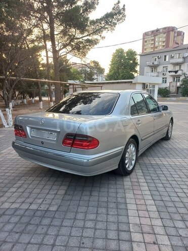 Mercedes E 240 2001, 403,000 km - 2.4 l - Bakı