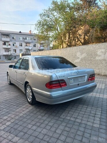 Mercedes E 240 2001, 403,000 km - 2.4 l - Bakı