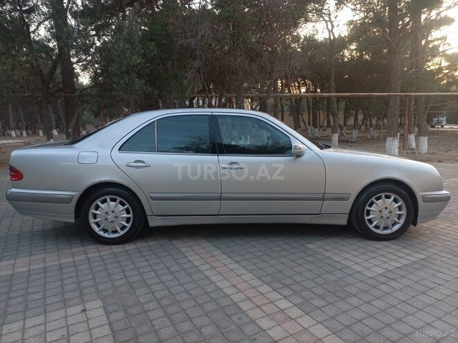 Mercedes E 240 2001, 403,000 km - 2.4 l - Bakı