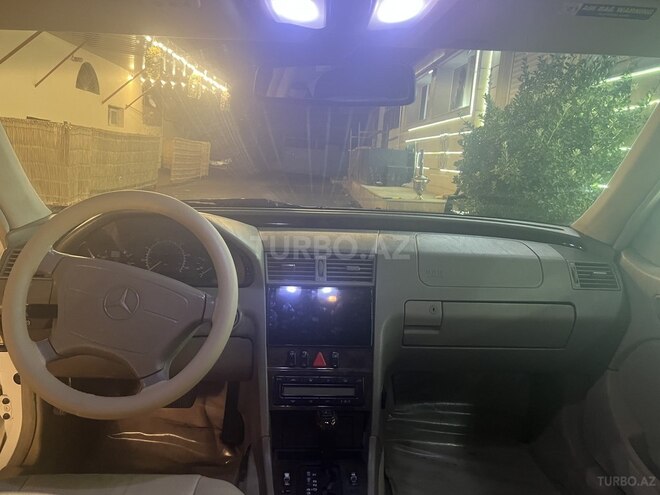Mercedes C 230 1997, 282,000 km - 2.3 l - Bakı