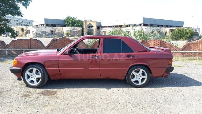 Mercedes 190 1988, 380,000 km - 2.0 l - Yevlax