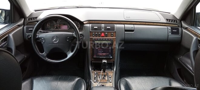 Mercedes E 320 2000, 204,000 km - 3.2 л - Sumqayıt